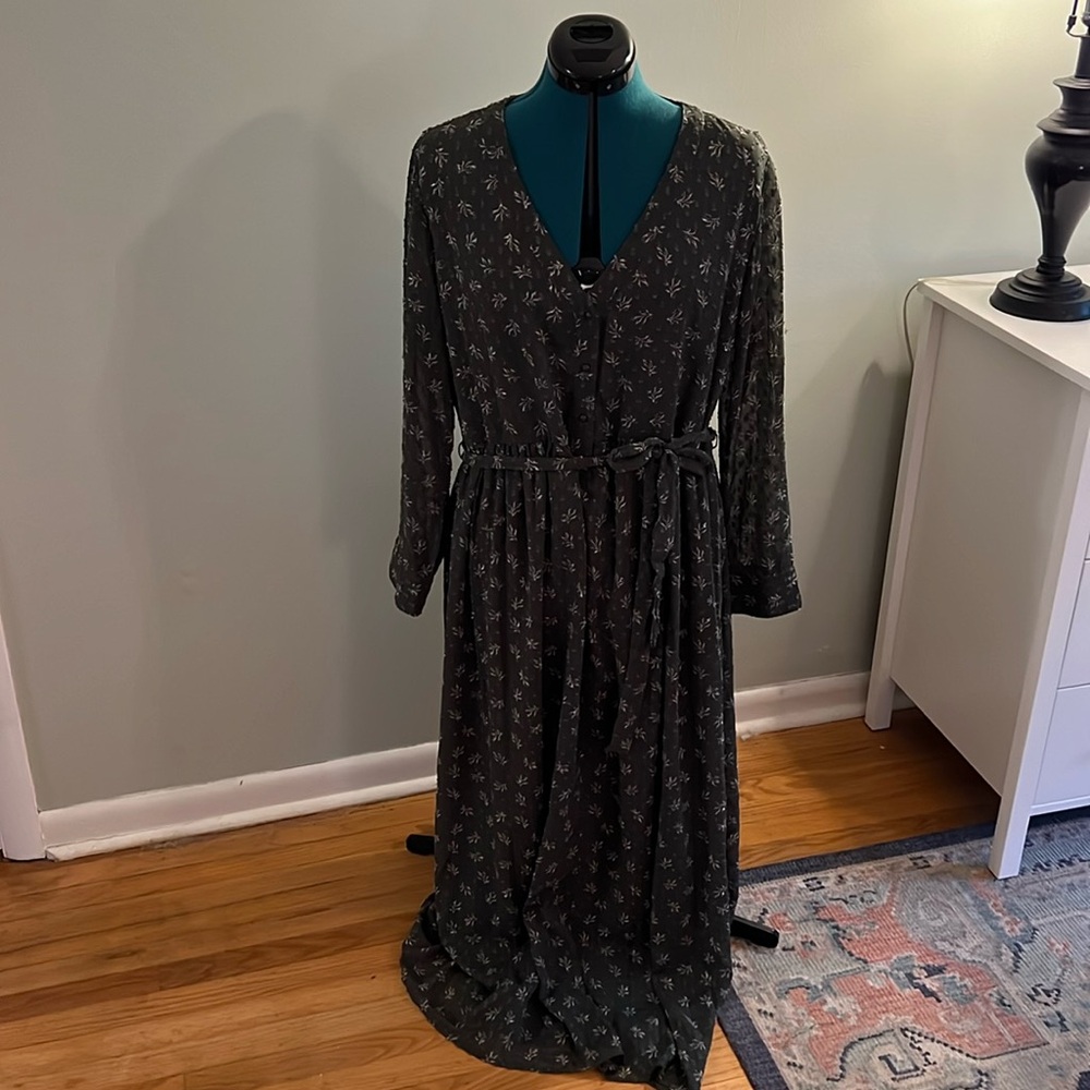Lucky Brand maxi dress. Tie belt, button front, brass buttons.
